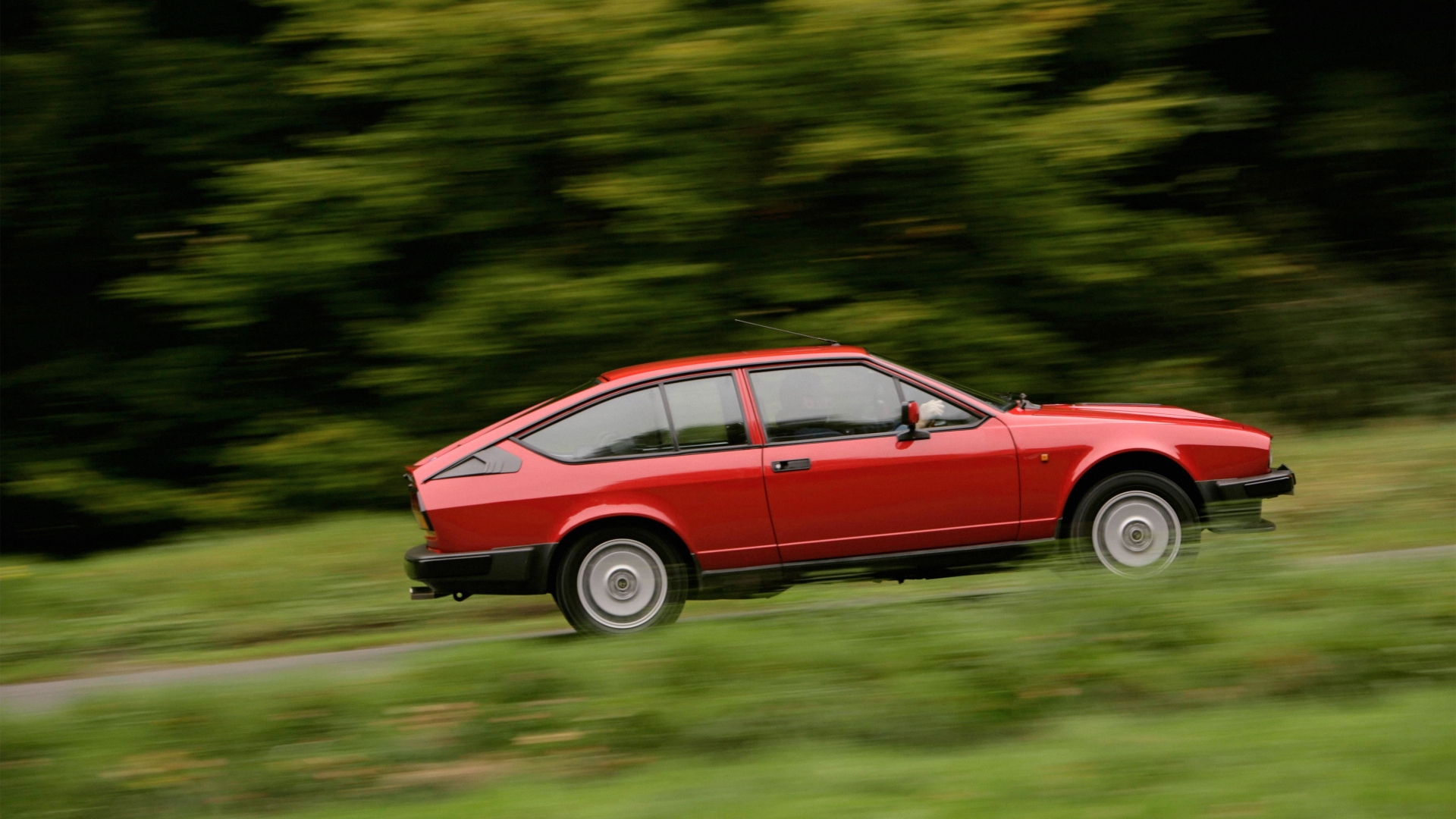 Alfa-Romeo-Alfetta-GT-GTV-1974-12