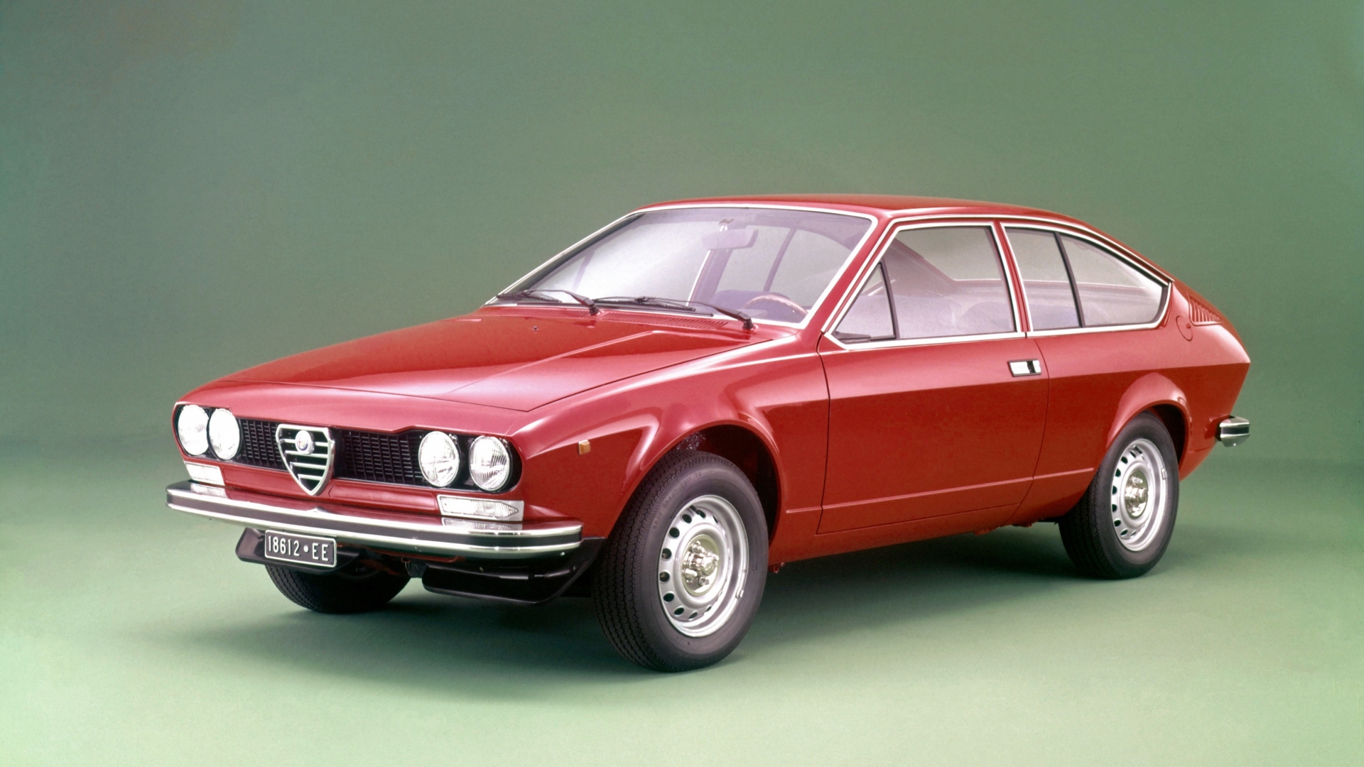 Alfa-Romeo-Alfetta-GT-GTV-1974-3