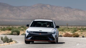 Auto-sportive-elettriche-grande-finzione-veloce-5 Auto-sportive-elettriche-grande-finzione-veloce-5