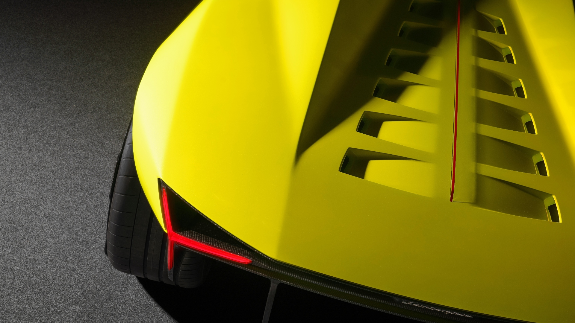 Lamborghini-Manifesto-2025-10