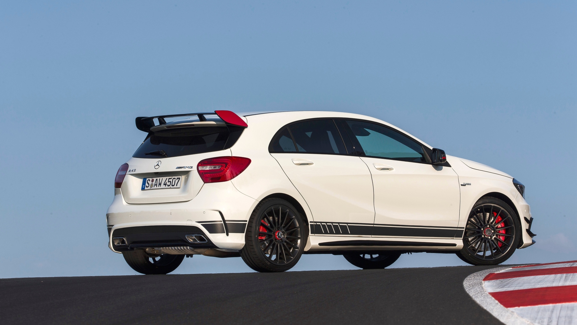 Mercedes-A45-AMG-2012-W176-6