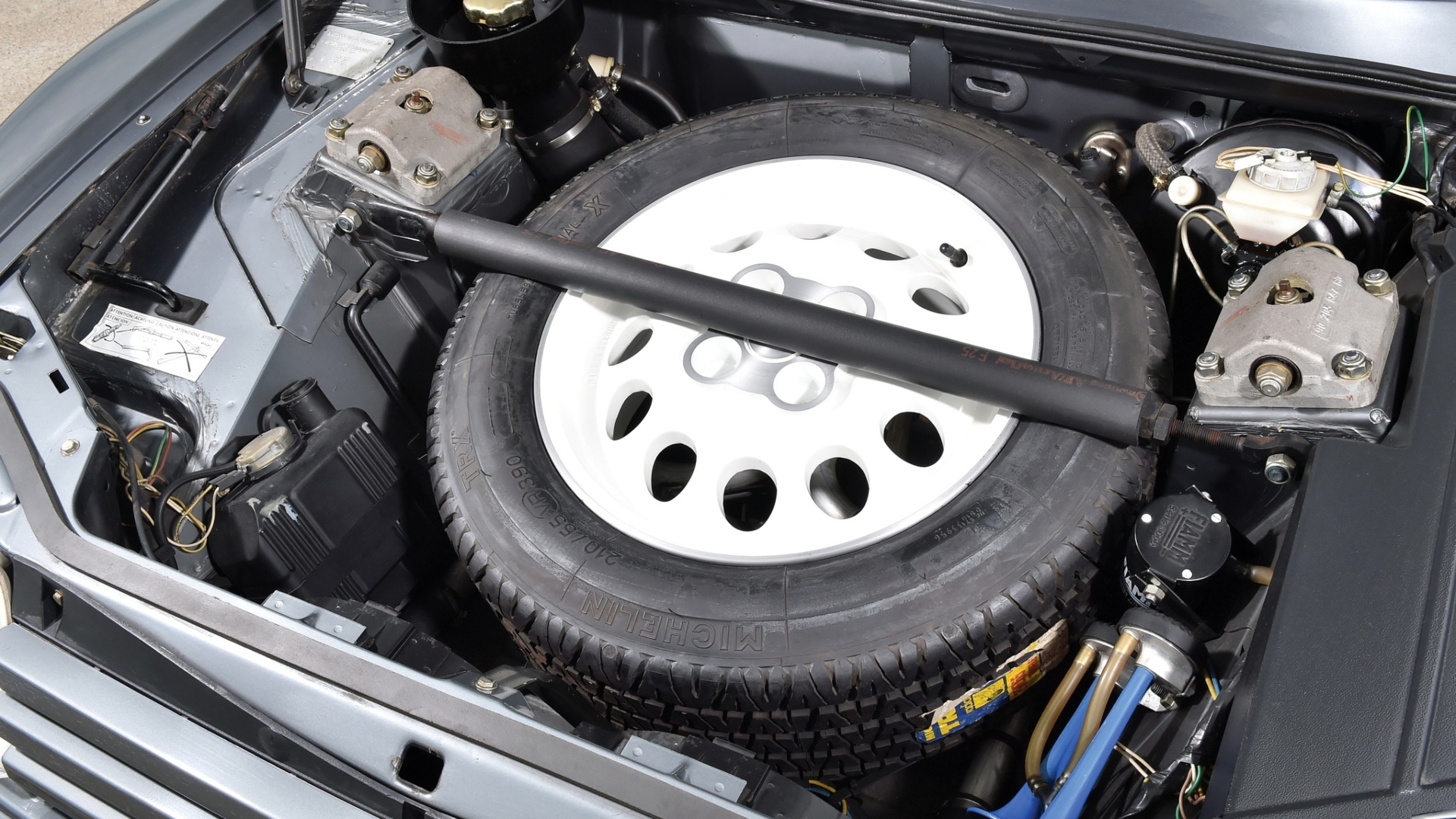 Peugeot-205-Turbo-16-1984-4