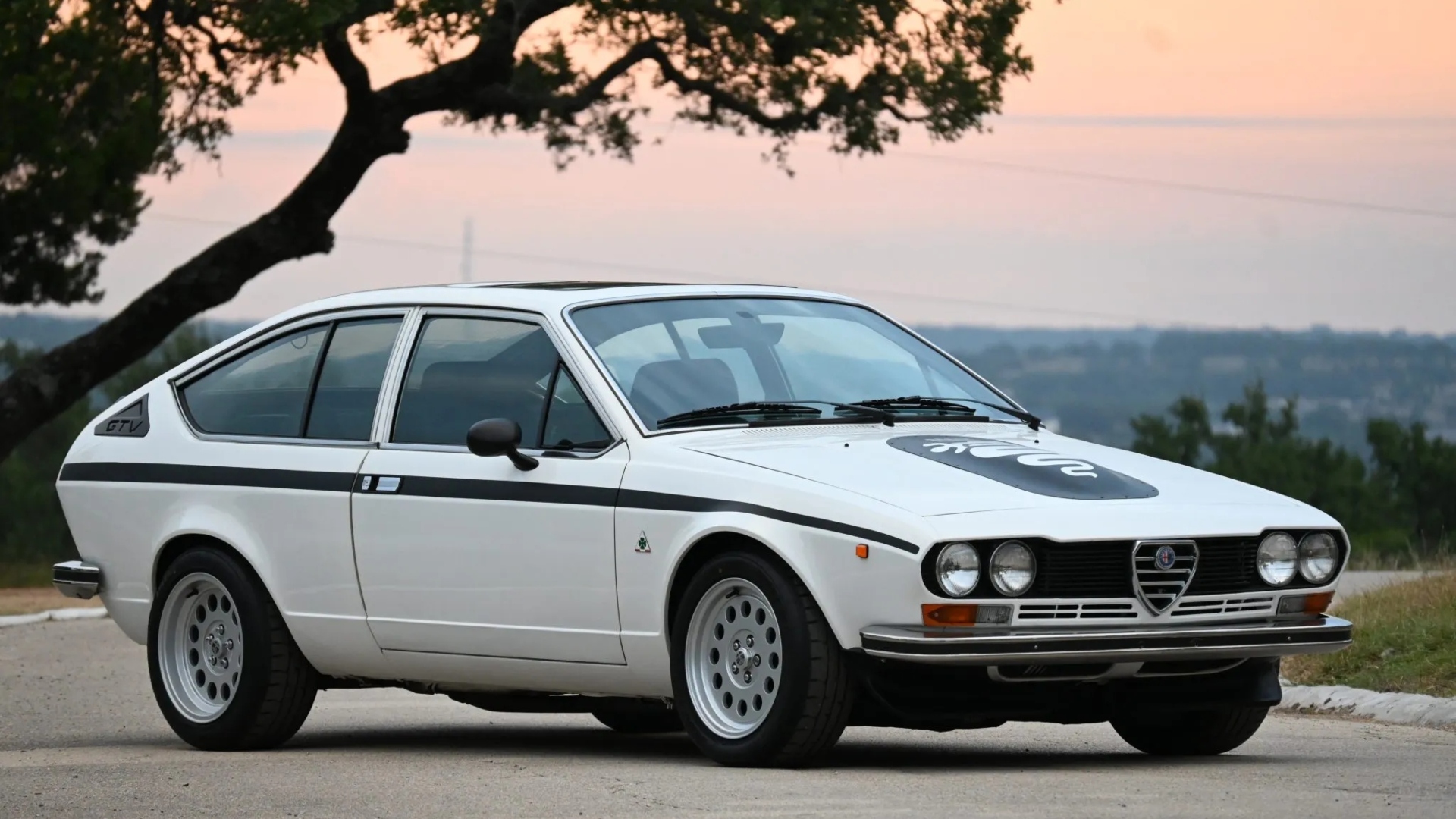 Chi ha comprato quest’Alfa Romeo GT V8 ha fatto un affare