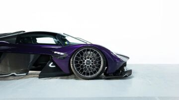 2024-aston-martin-valkyrie-spider (6) 2024-aston-martin-valkyrie-spider (6)