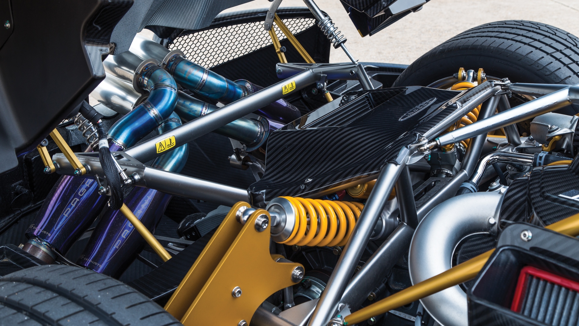 Pagani-Huayra-2012-1