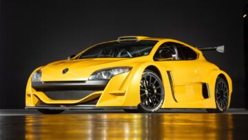 La Renault vende i suoi “doppioni” ed è roba da perderci la testa La Renault vende i suoi “doppioni” ed è roba da perderci la testa