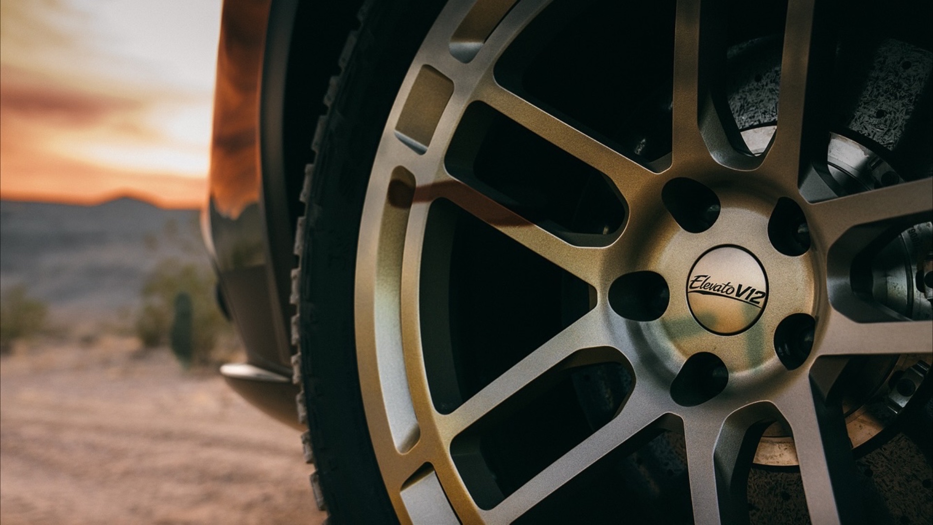 glaswerks-elevato-v12-ferrari-gtc4-lusso-offroad-2