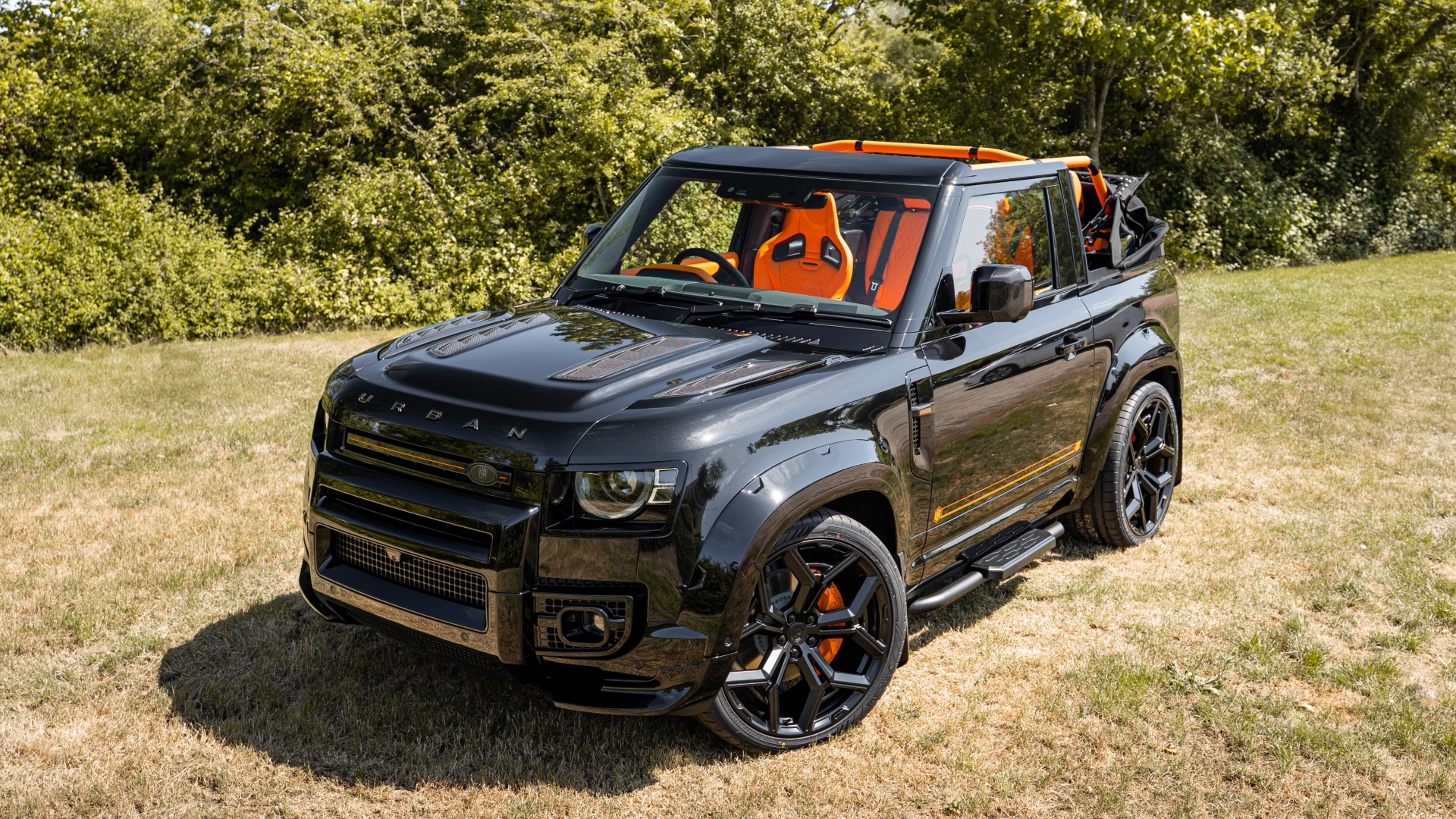 urban_widetrack_heritage_series_soft-top-land-rover-defender-restomod-2025-4
