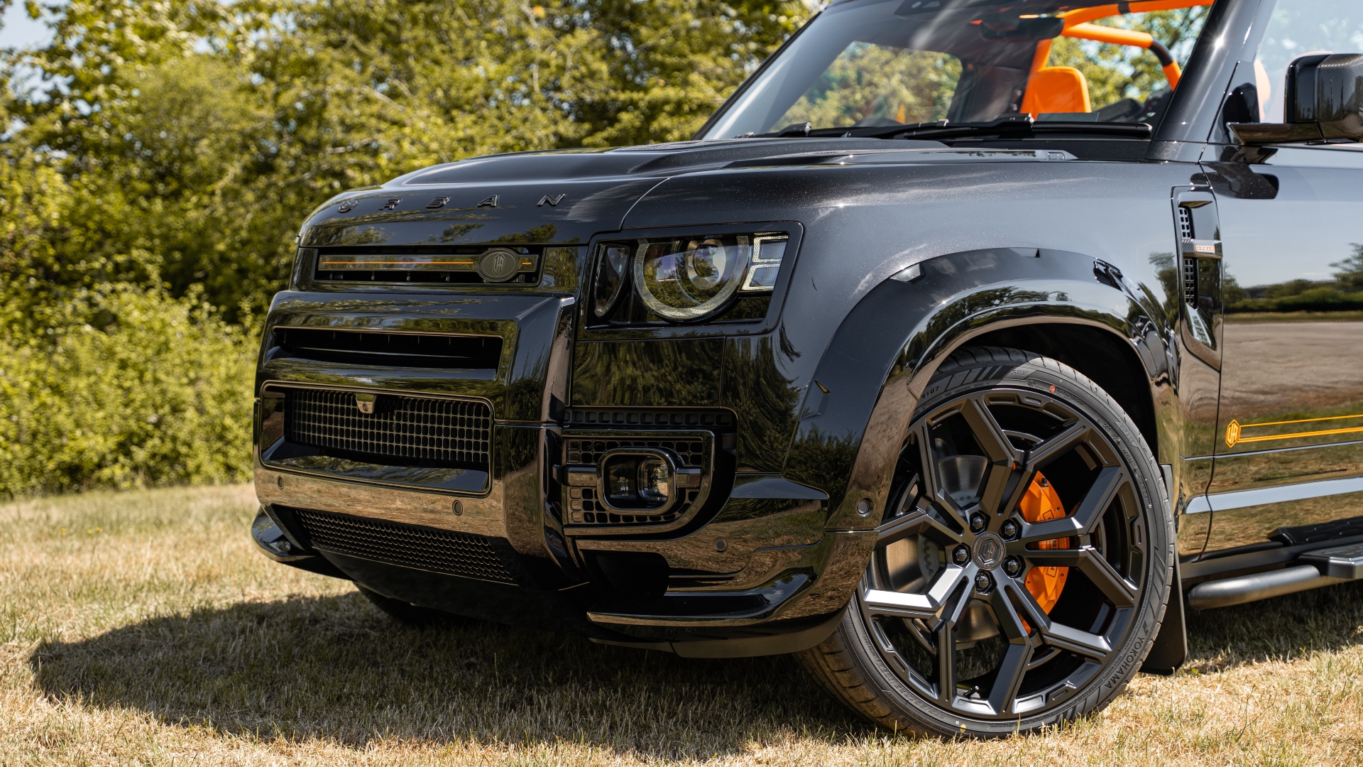 urban_widetrack_heritage_series_soft-top-land-rover-defender-restomod-2025-6