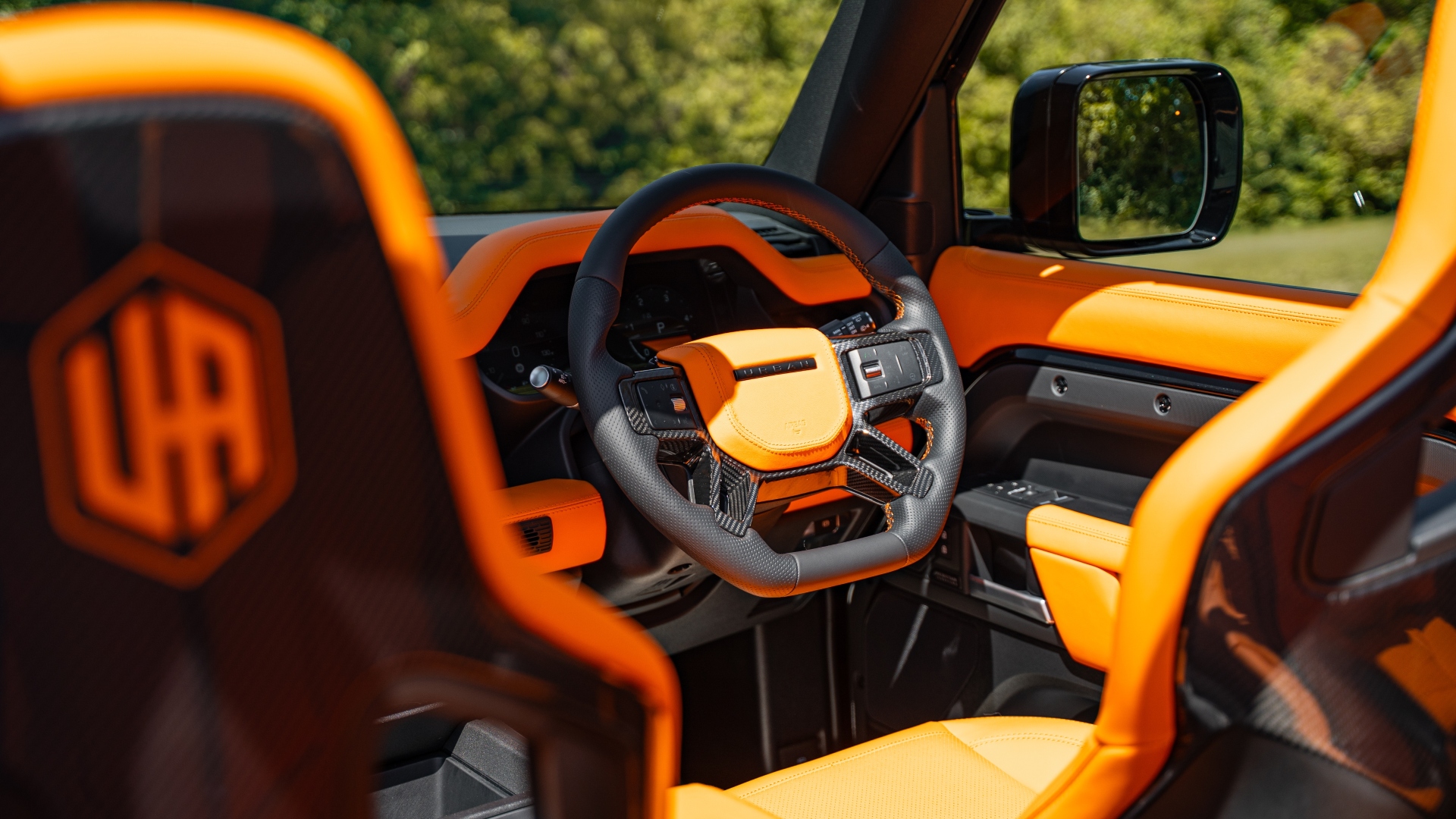 urban_widetrack_heritage_series_soft-top-land-rover-defender-restomod-2025-7