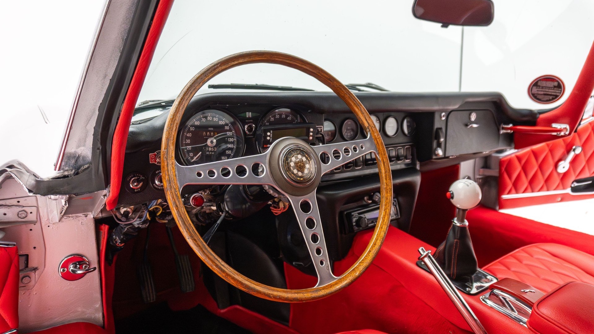 1969-jaguar-e-type (13) 1969-jaguar-e-type (13)