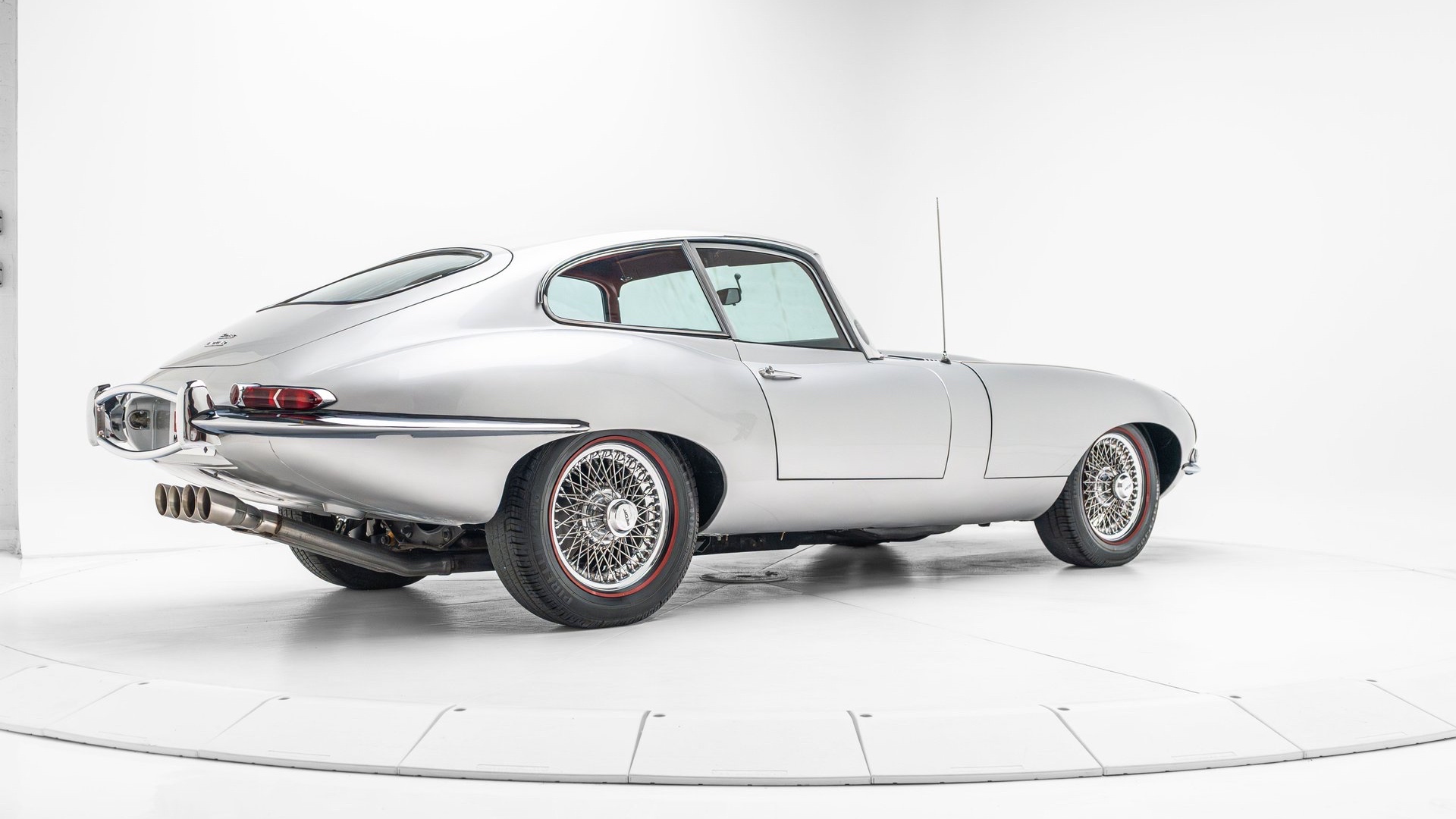 1969-jaguar-e-type (5) 1969-jaguar-e-type (5)
