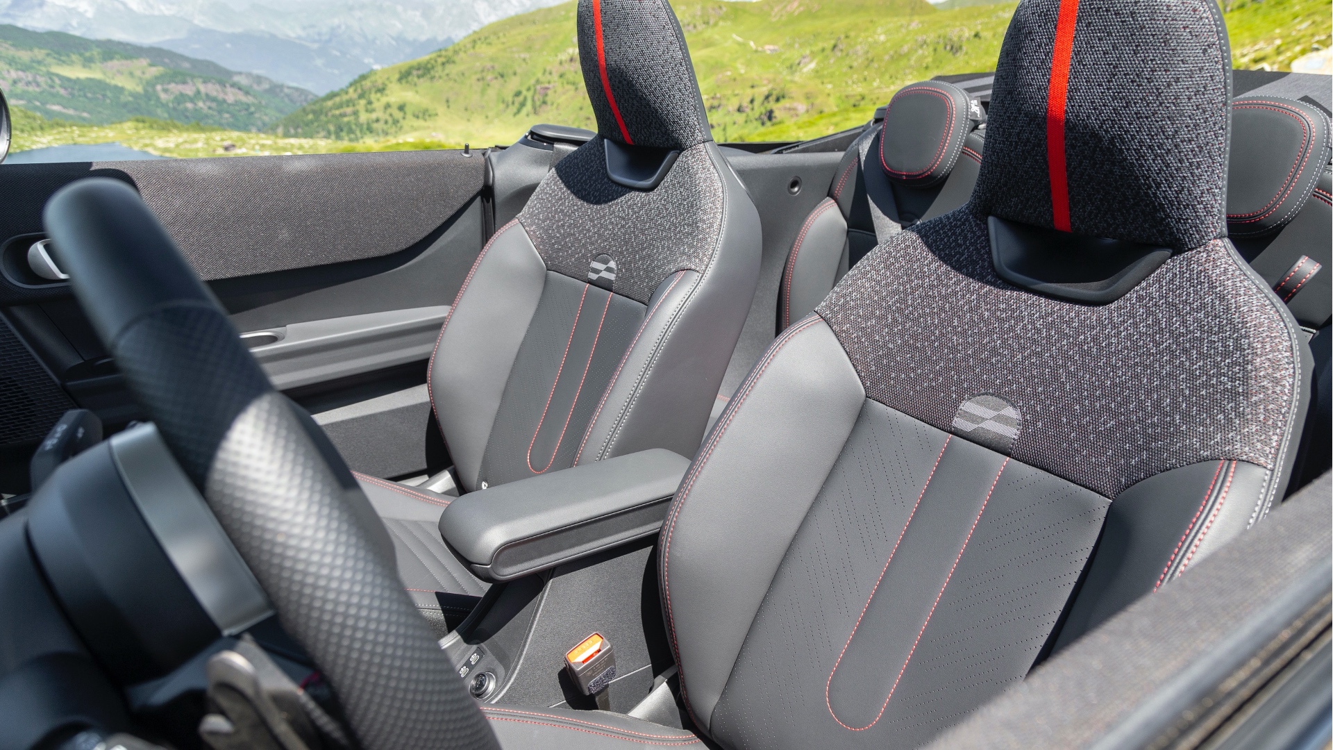 mini-jcw-cabrio-2026-prova-10