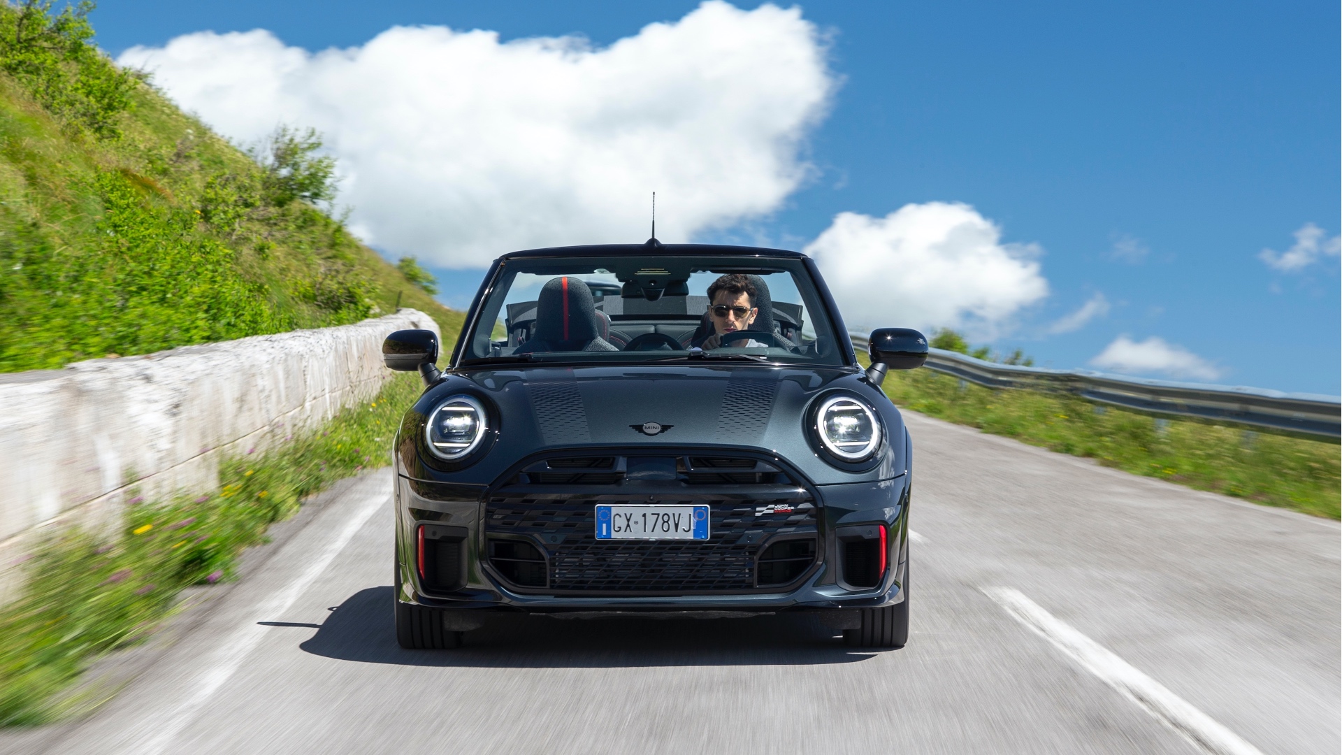 mini-jcw-cabrio-2026-prova-16