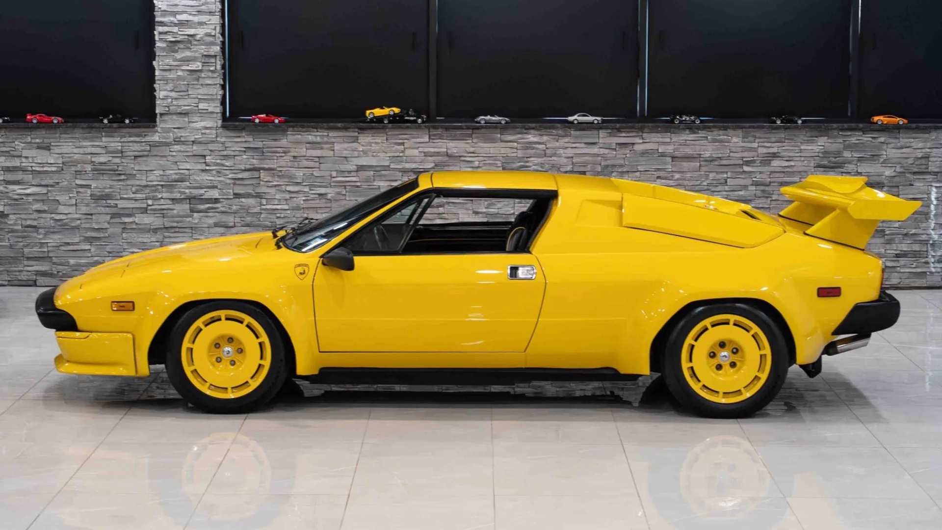 1988_lamborghini_jalpa_88-Jalpa-244-00162-scaled 1988_lamborghini_jalpa_88-Jalpa-244-00162-scaled