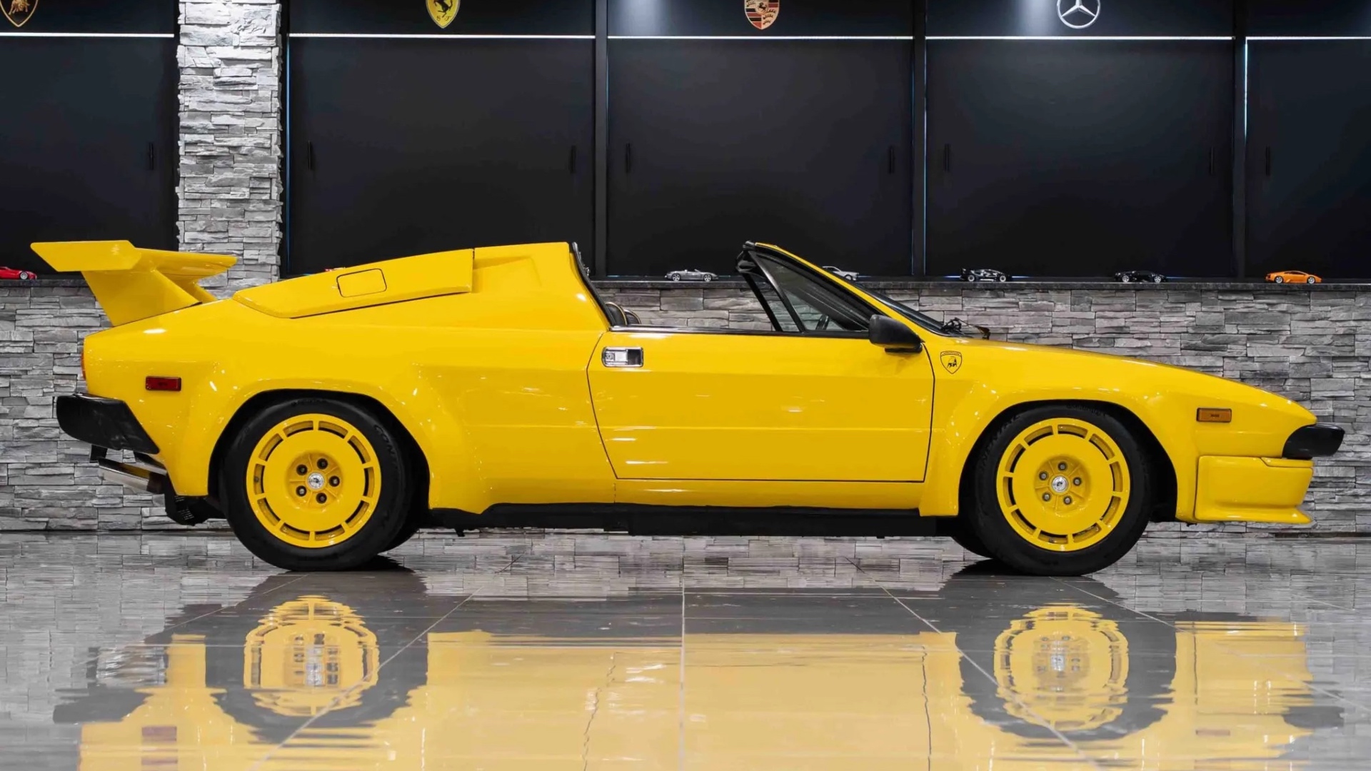1988_lamborghini_jalpa_88-Jalpa-323-00503-scaled 1988_lamborghini_jalpa_88-Jalpa-323-00503-scaled