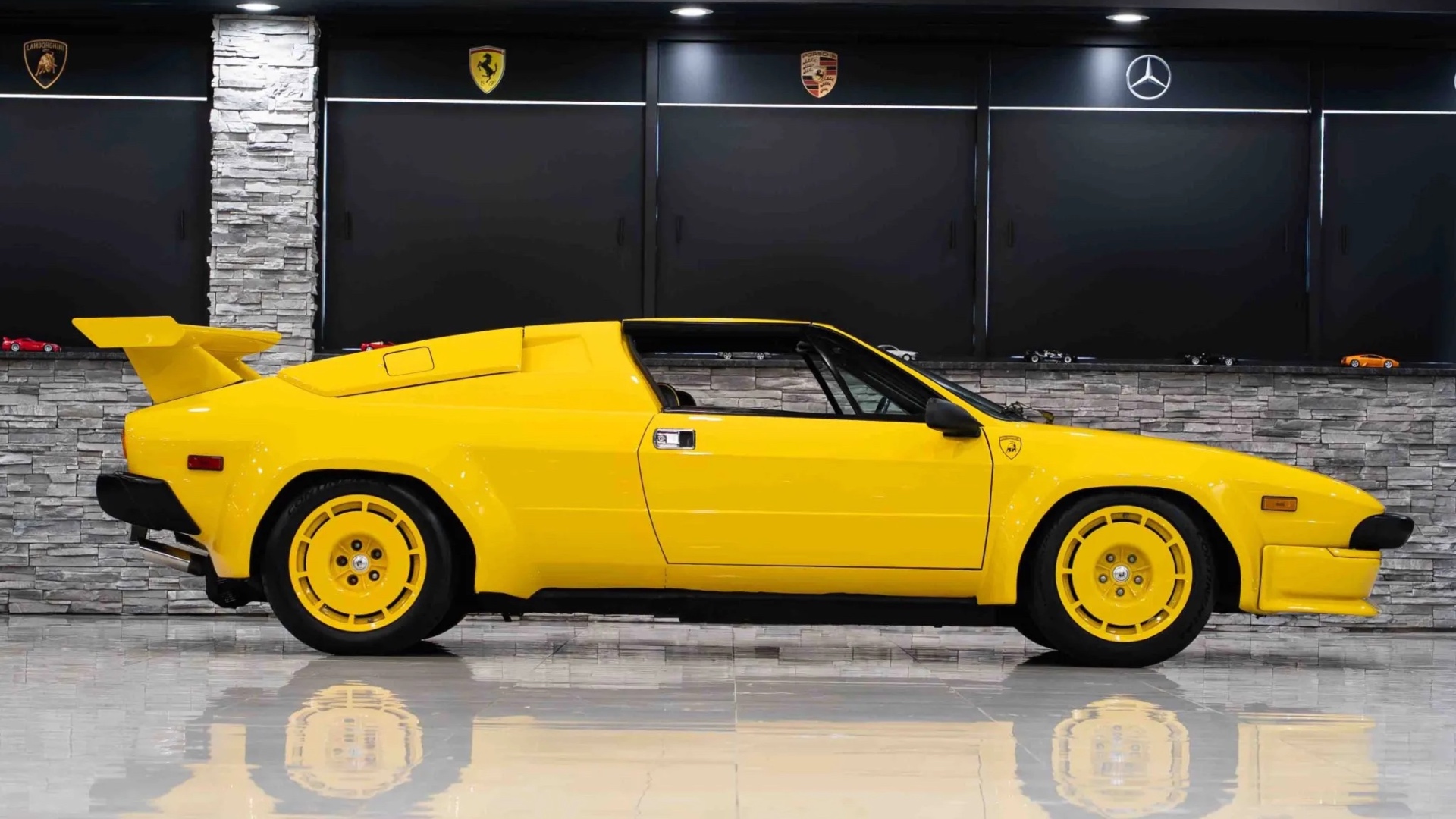 1988_lamborghini_jalpa_88-Jalpa-88-99574-scaled 1988_lamborghini_jalpa_88-Jalpa-88-99574-scaled