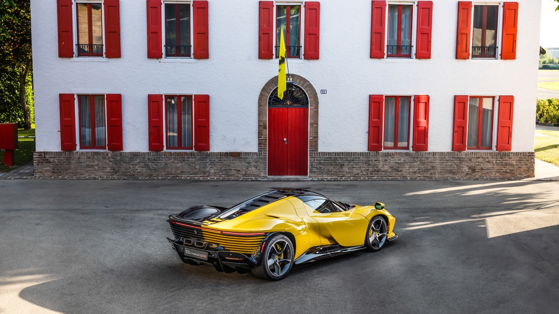 2025-Ferrari-Daytona-SP3--Tailor-Made-_1359002