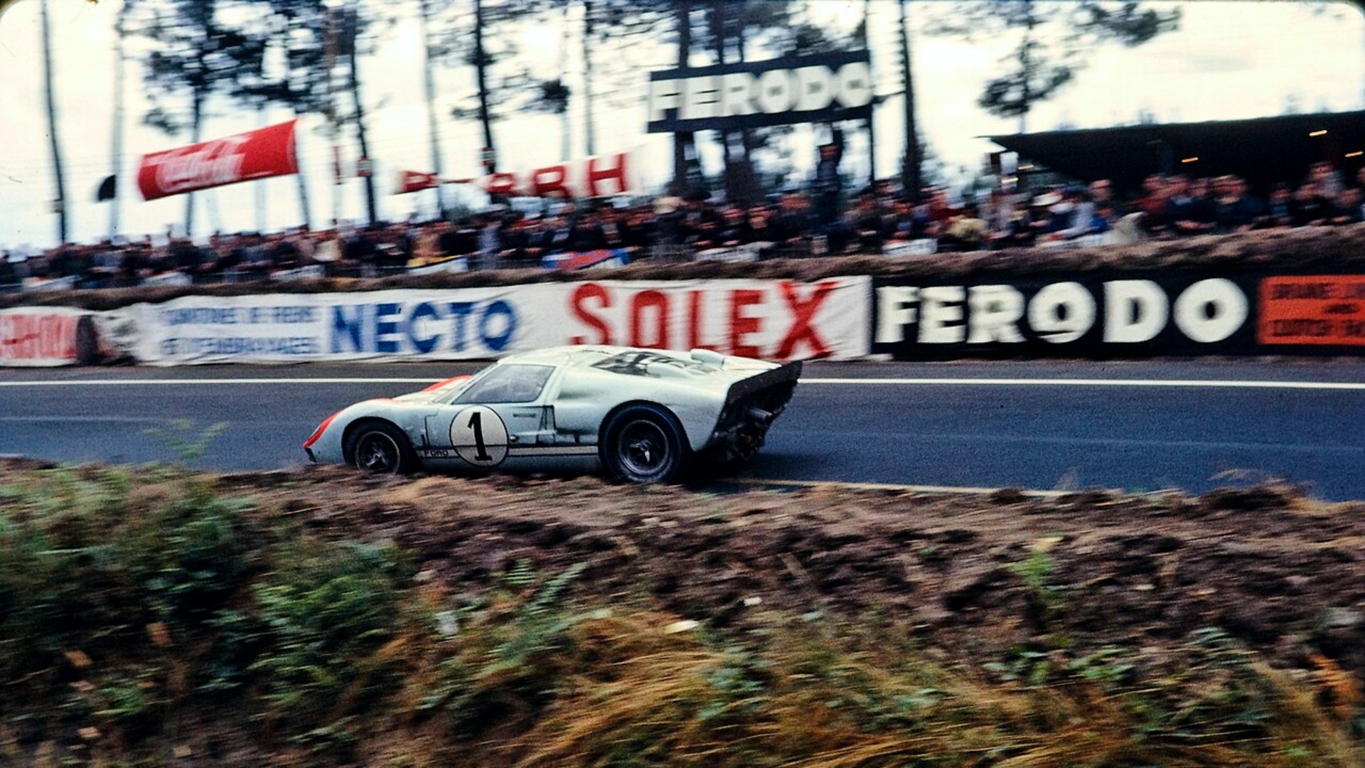 24-ore-le-mans-1966-ford-gt40-ferrari-ken-miles-carrol-shelby-1