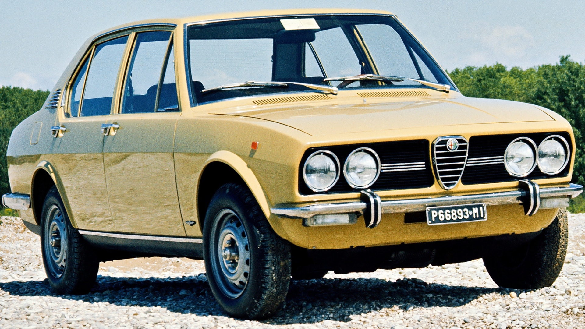 Alfa-Romeo-Alfetta-1972-4