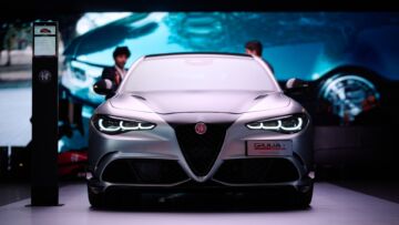 Giulia Quadrifoglio Luna Rossa