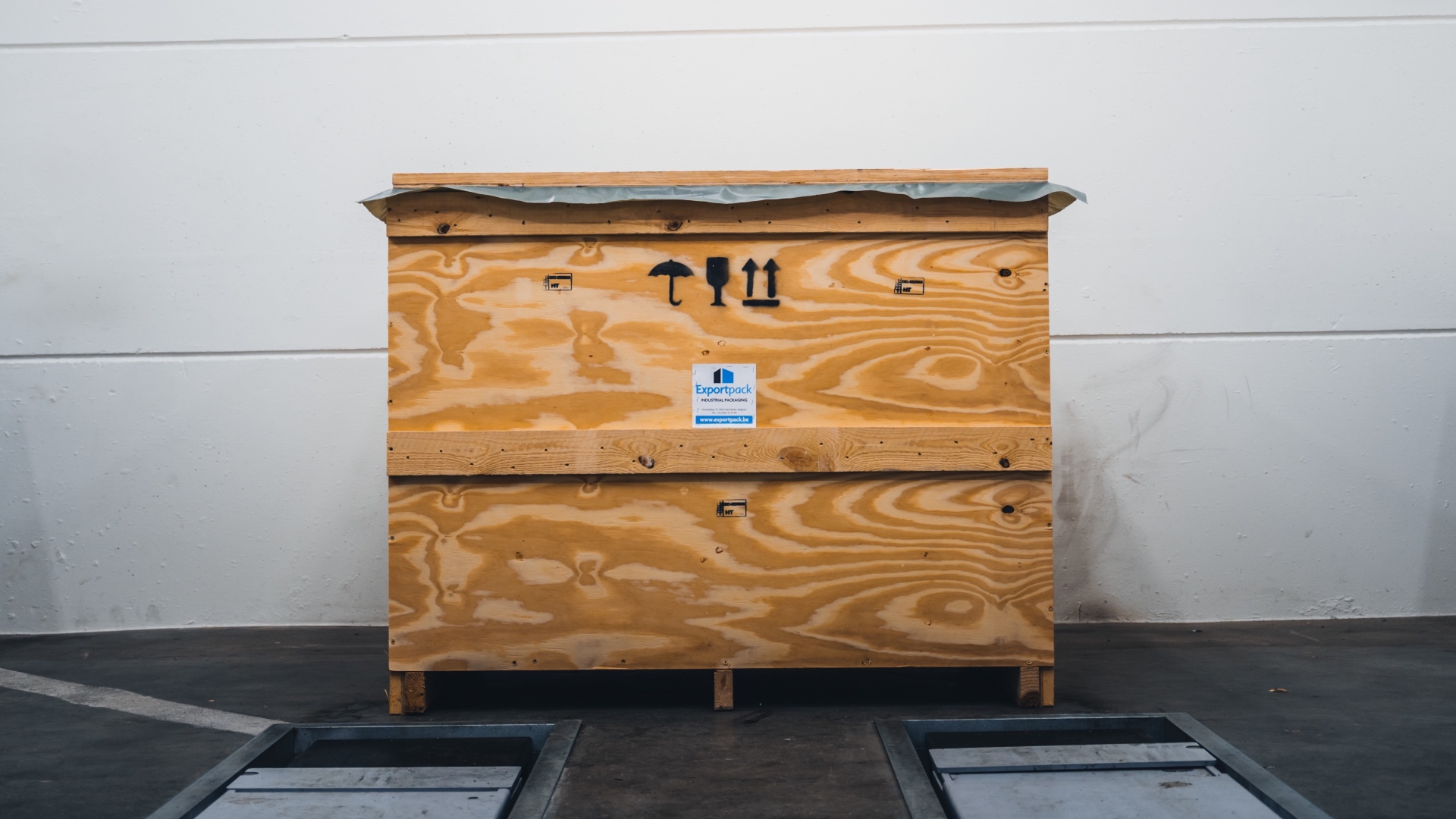 Ferrari-F355-Engine-Coffee-Table_1404986