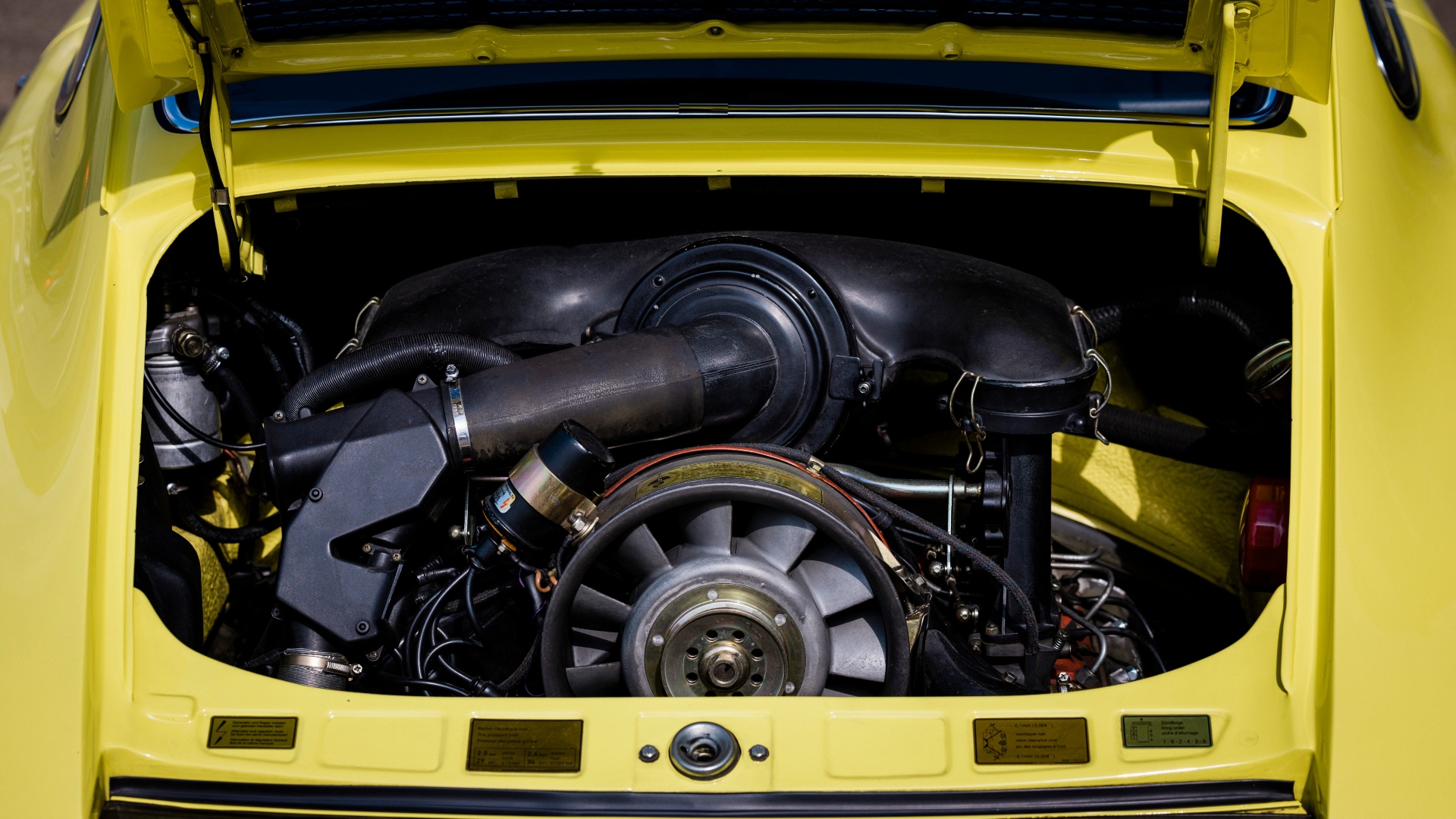 Porsche-911-Carrera-RS-2.7-1972-5