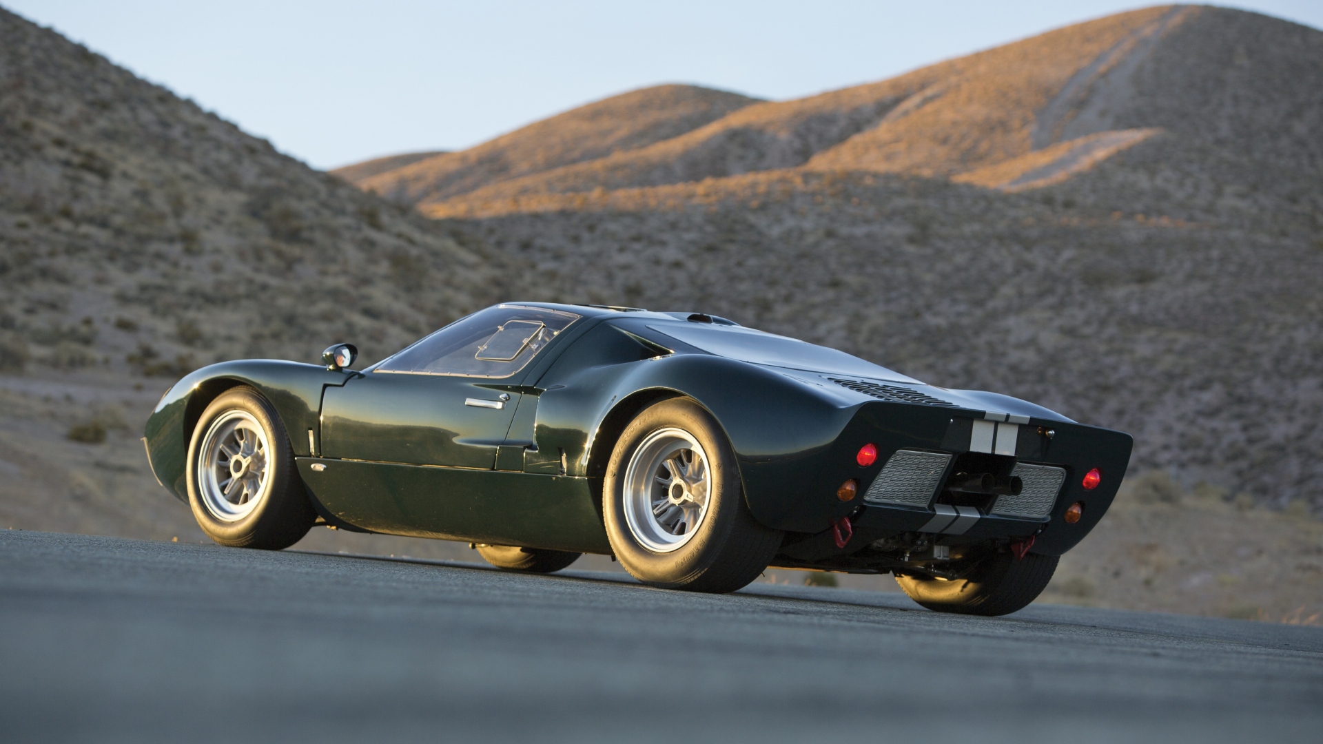 ford_gt40_road_version_88