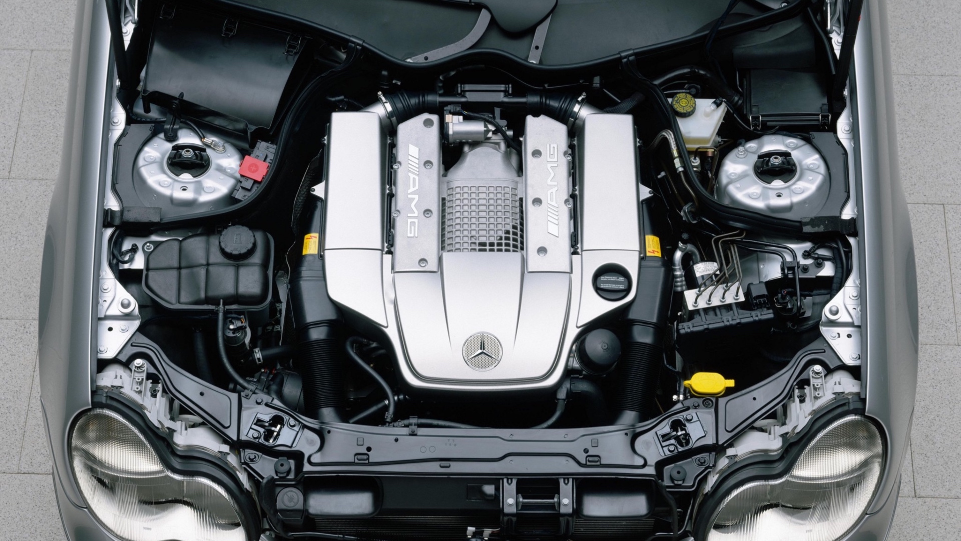 mercedes-benz_c_32_amg_13