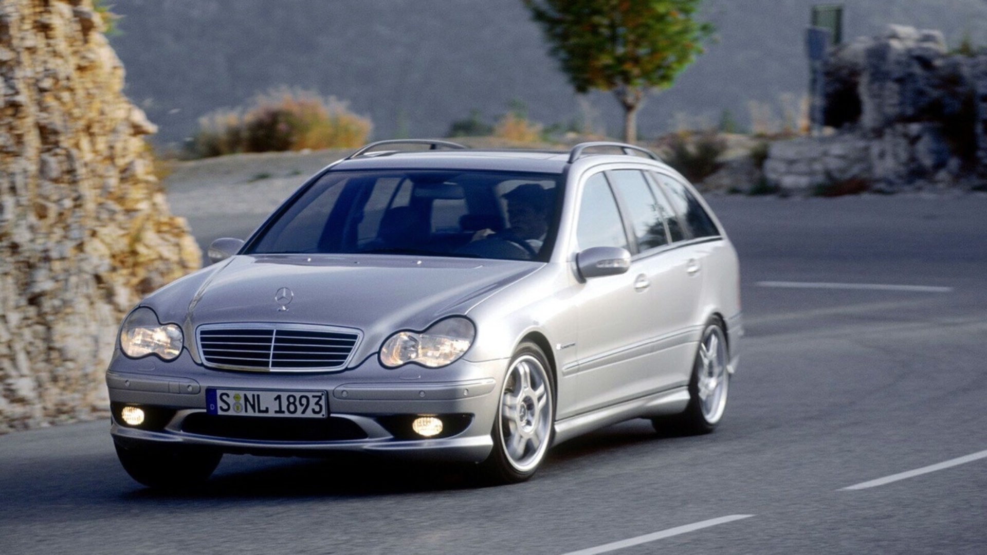 mercedes-benz_c_32_amg_estate_1