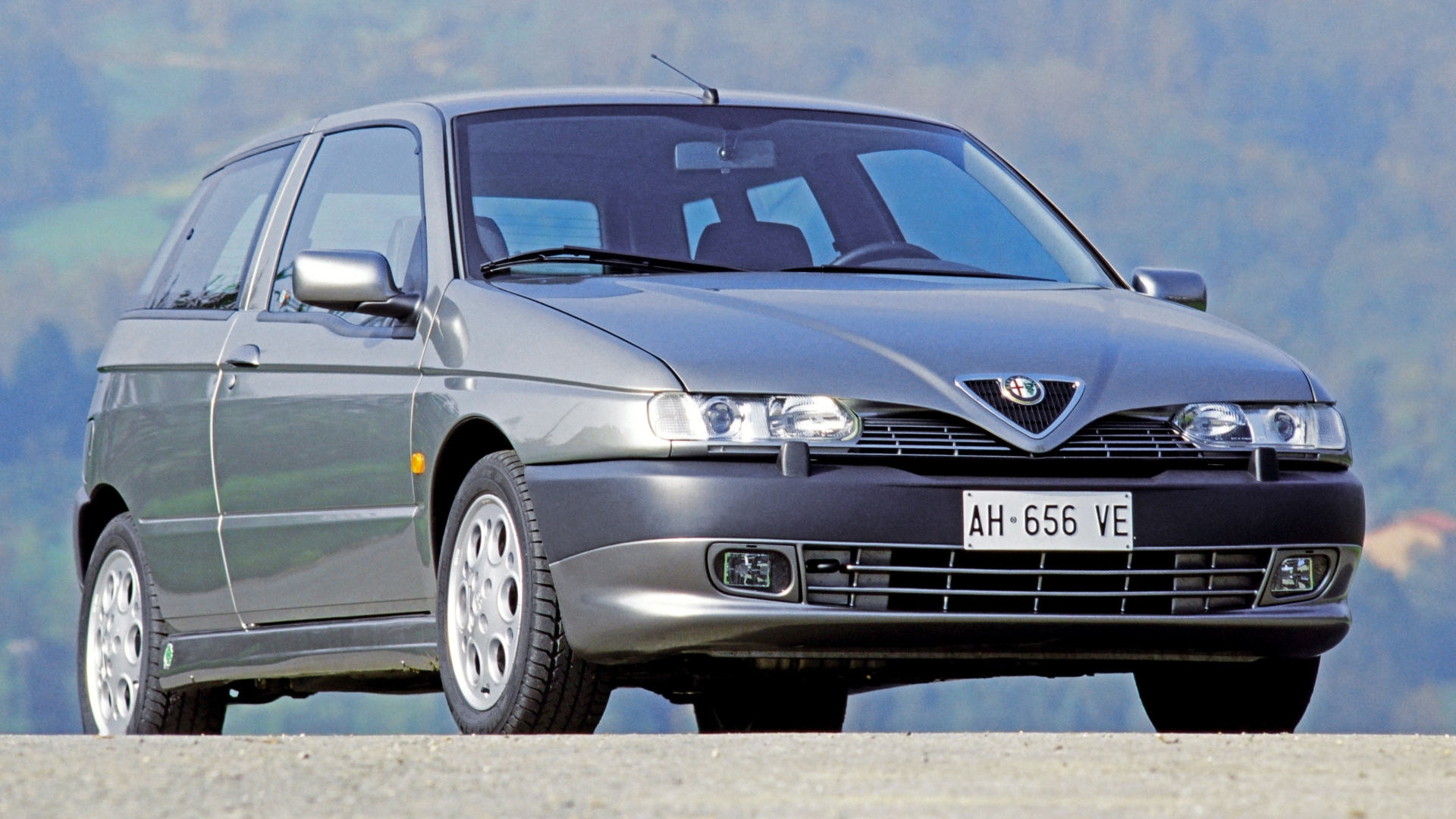 Alfa-Romeo-145-QV-1995-4