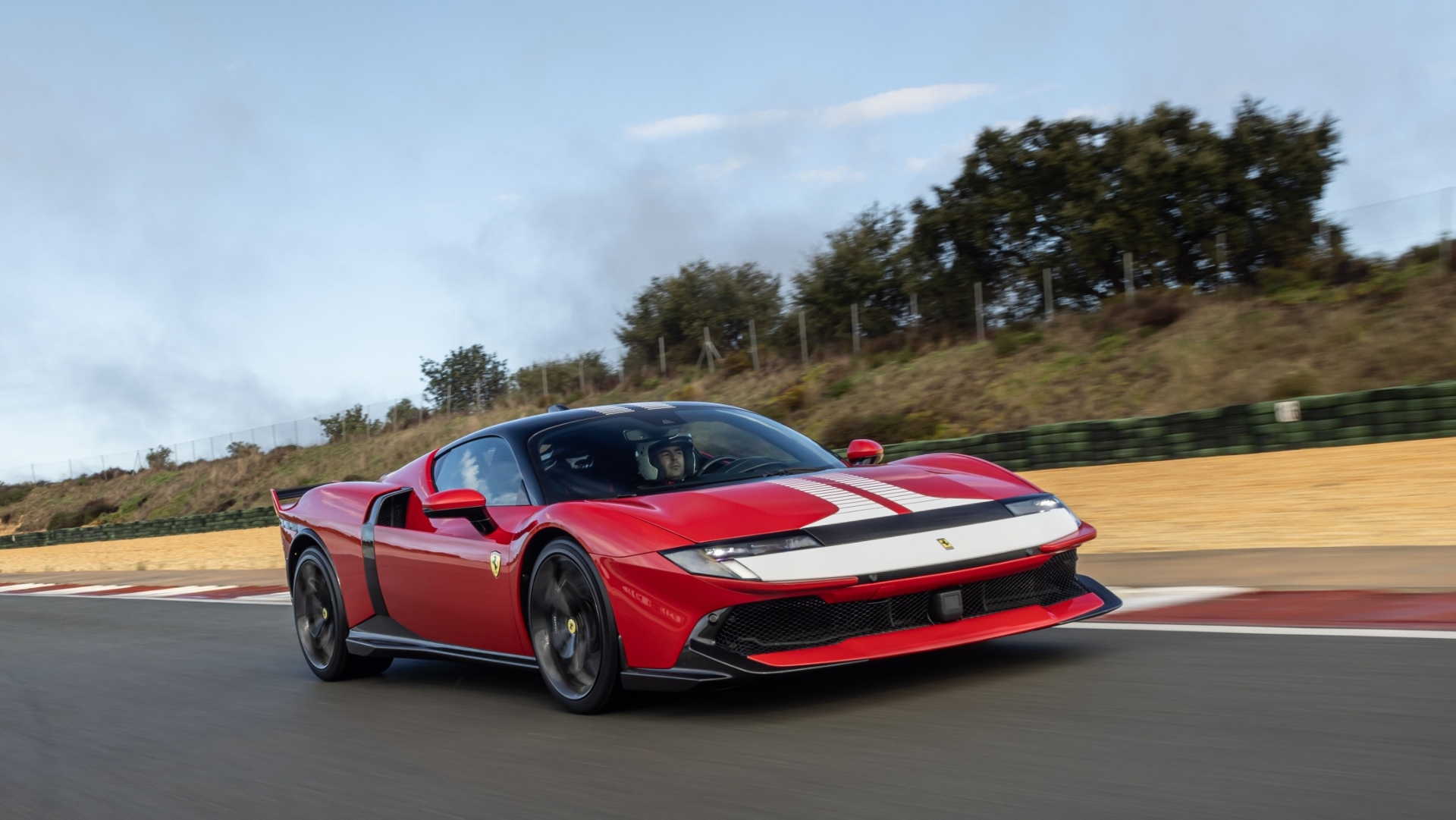 Ferrari-849-Testarossa-2025-5