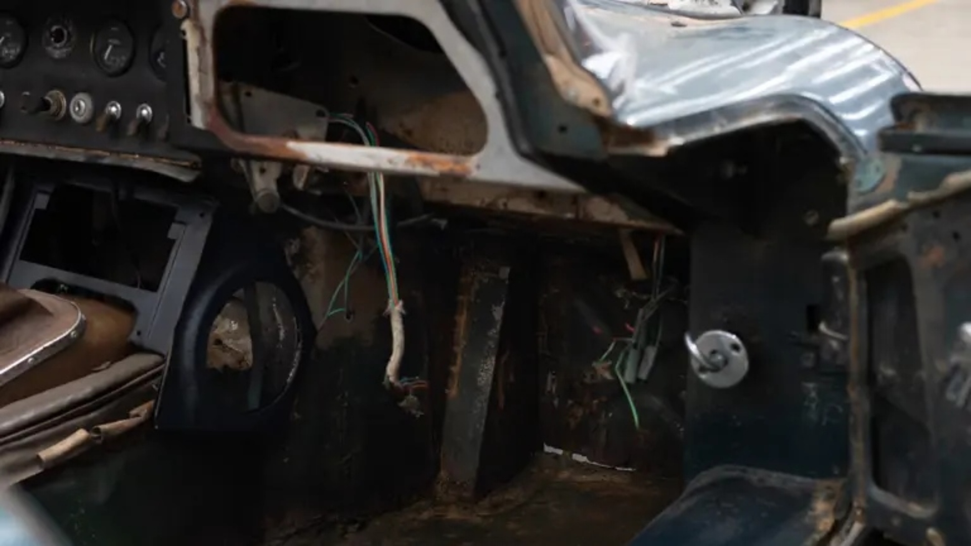 Jaguar-E-Type-barn-find-2026-2 Jaguar-E-Type-barn-find-2026-2