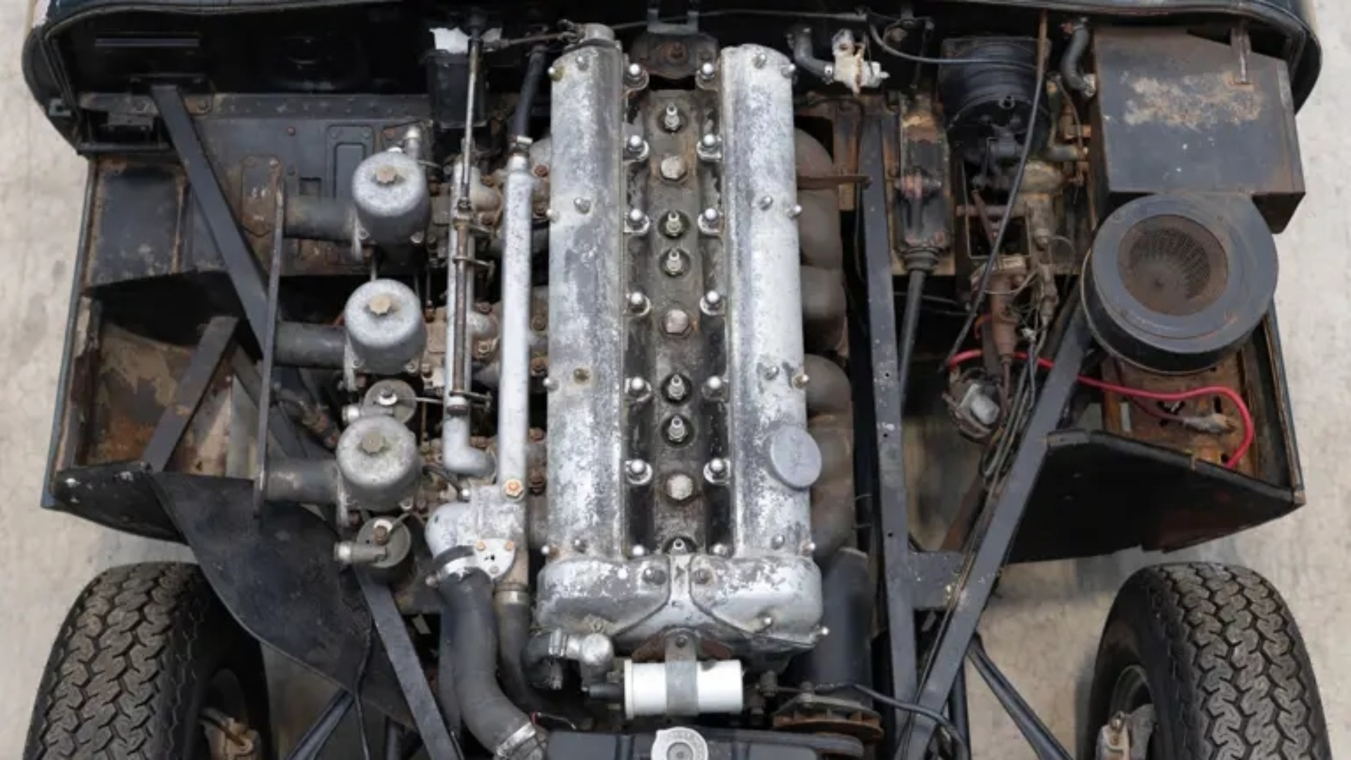 Jaguar-E-Type-barn-find-2026-8 Jaguar-E-Type-barn-find-2026-8