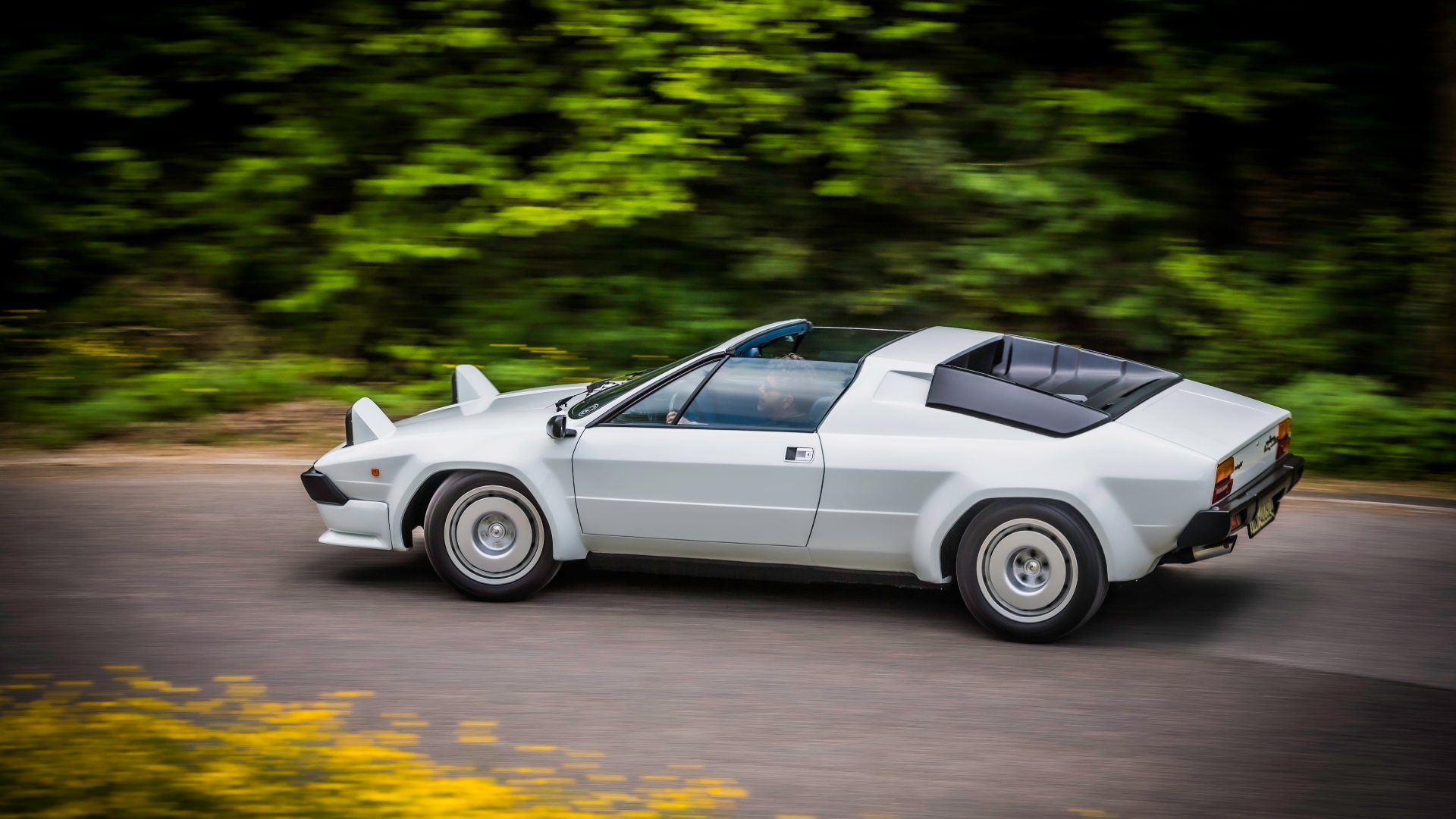 Lamborghini-Jalpa-1981-12