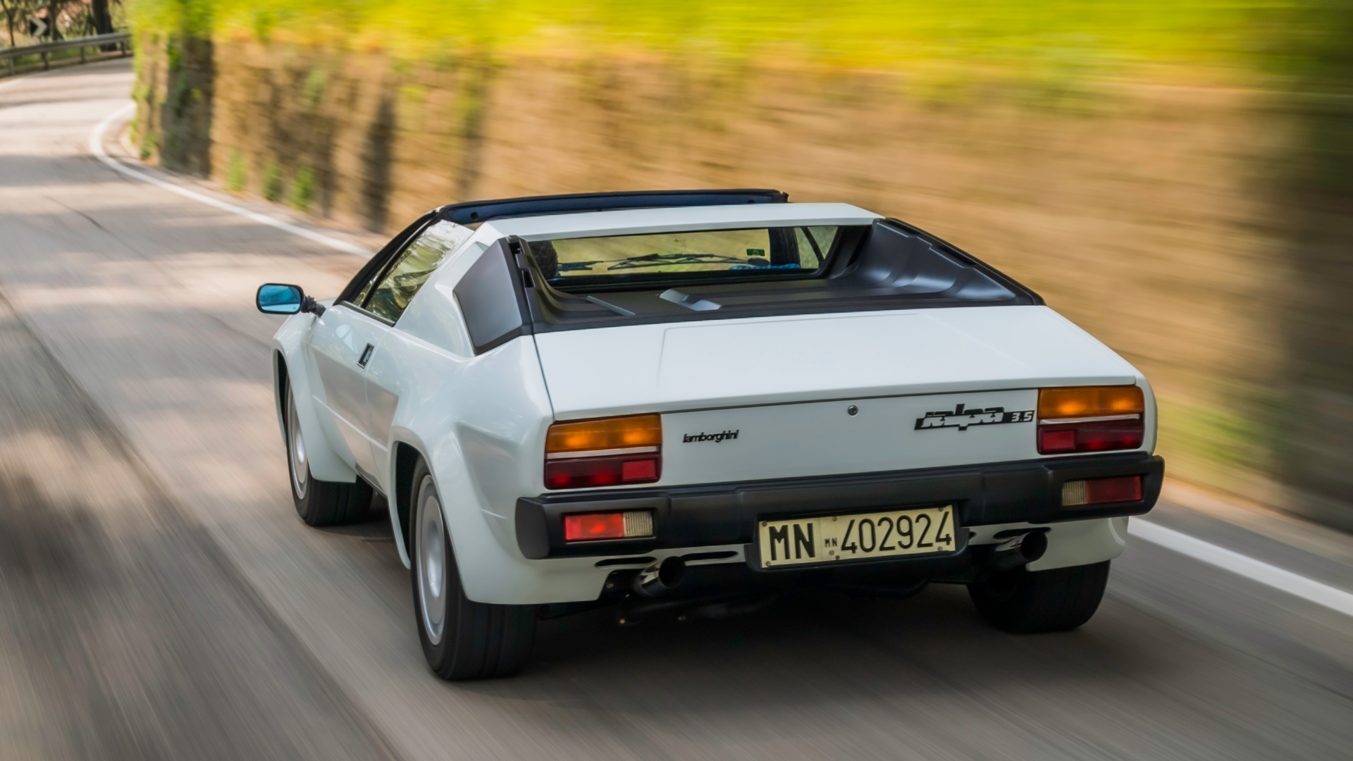 Lamborghini-Jalpa-1981-2