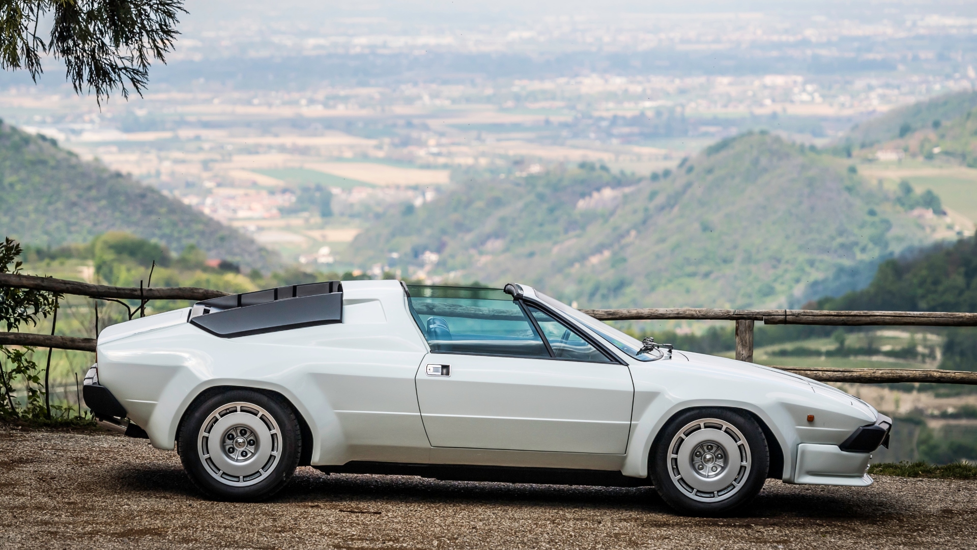 Lamborghini-Jalpa-1981-5