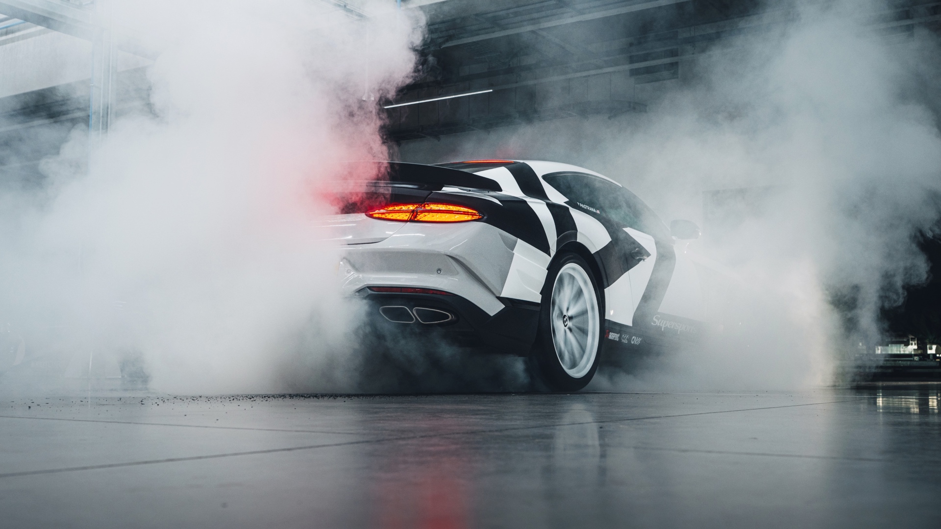 Una Bentley da drifting? Sì, ed è ufficiale