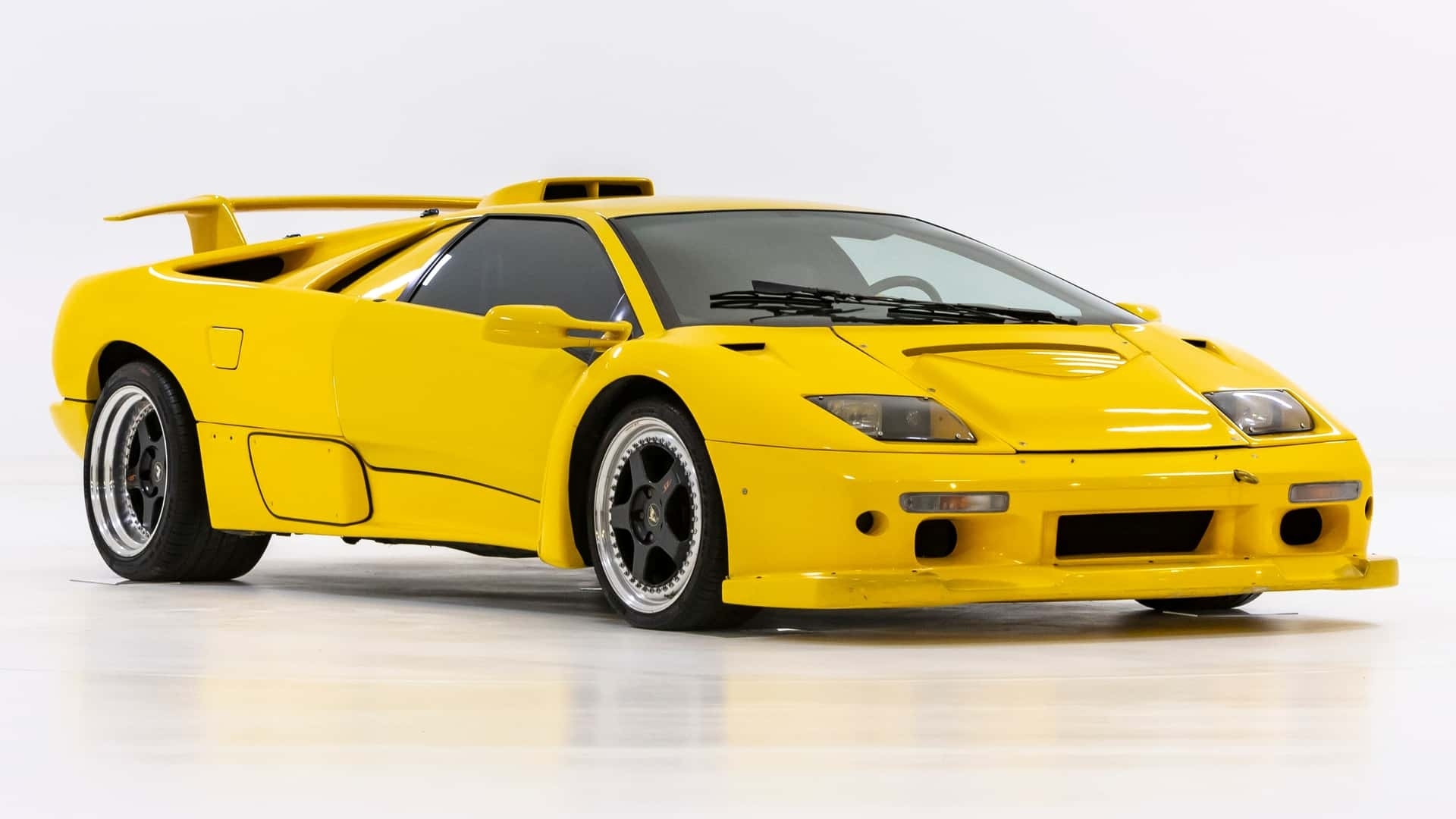 lamborghini-diablo-w16-3