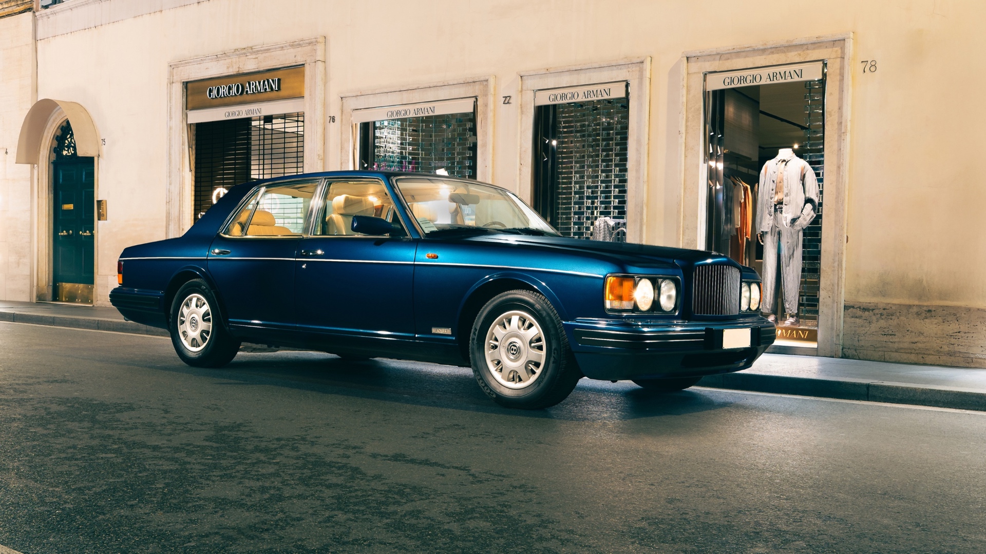 La Bentley di Giorgio Armani: il prezzo non è quello che pensi