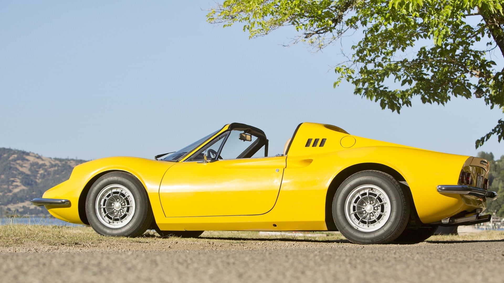 Ferrari-Dino-206-246-GT-GTS-1968-1969-10