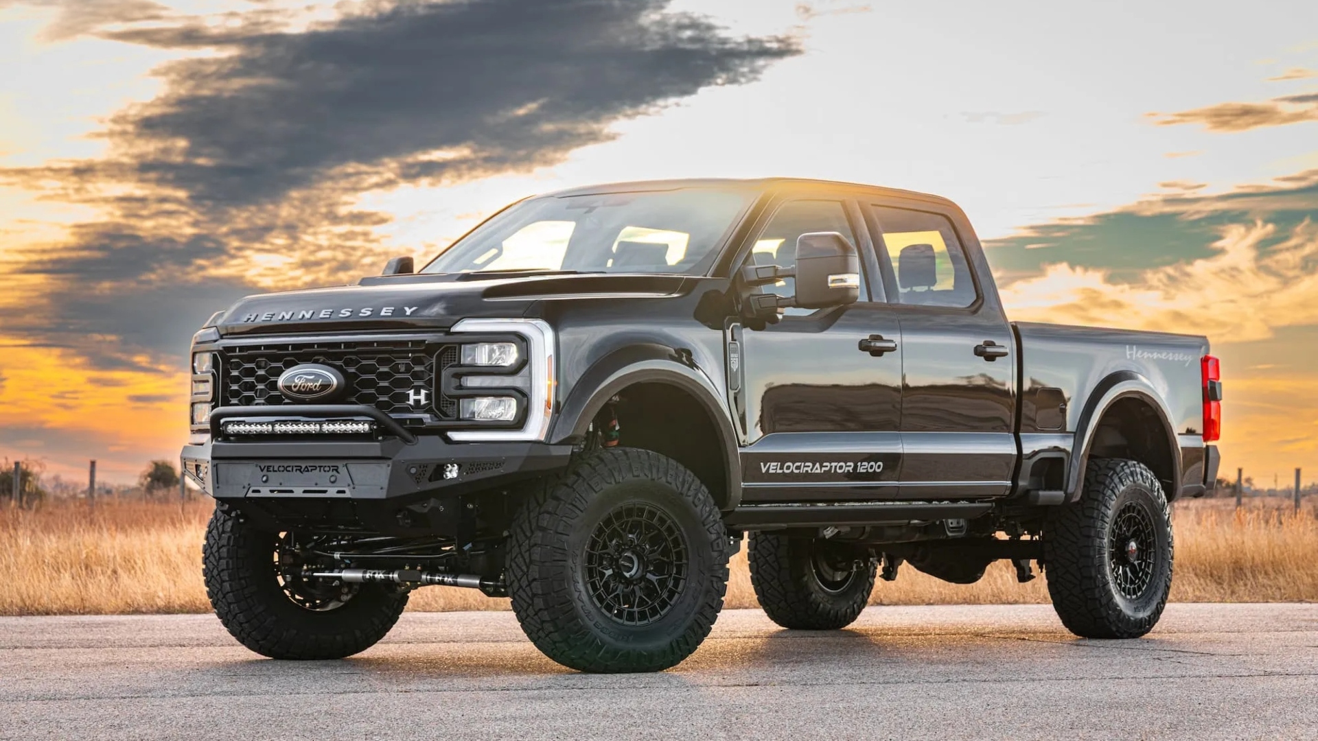 Hennessey-Velociraptor-1200-Ford-F-250-2026-tuning-2