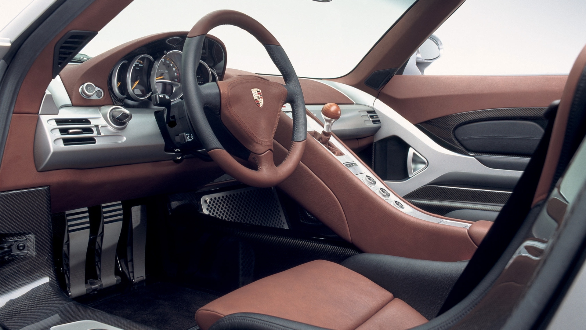 Porsche-Carrera-GT-2000-6