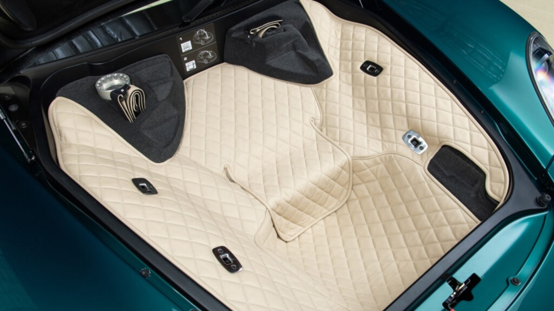 Porsche-Carrera-GT-Canepa-Motors-2026-11