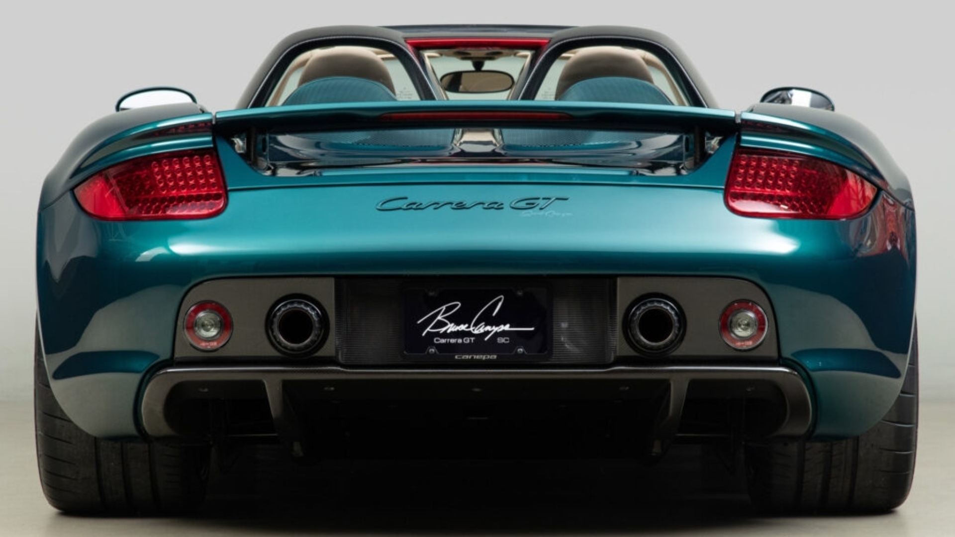 Porsche Carrera GT: così “affilata” è ancora più irraggiungibile