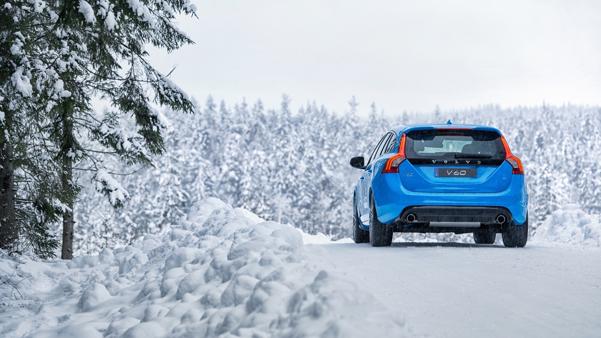 Volvo_V60_Polestar,_model_year_2016(3)