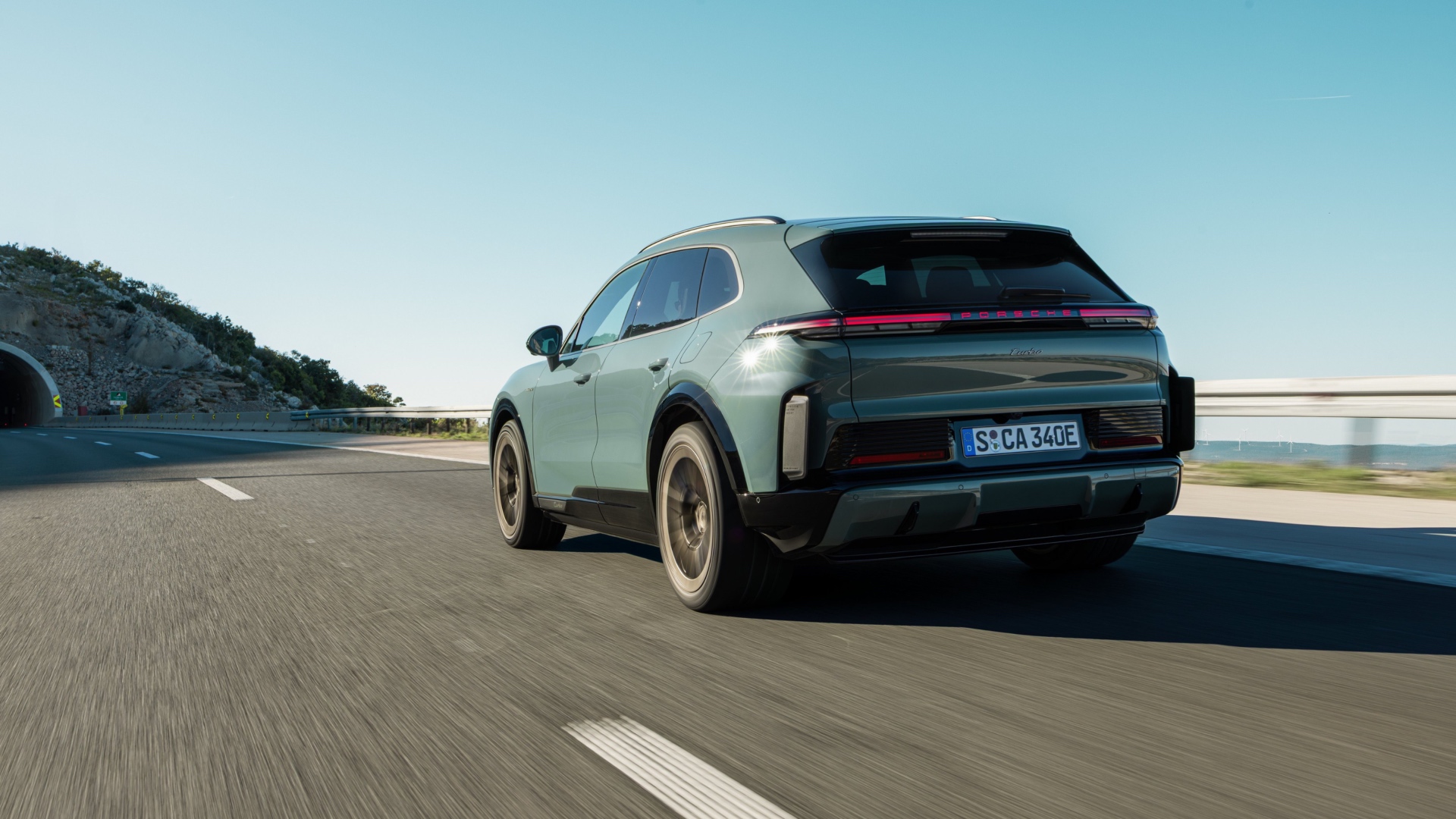 porsche-cayenne-electric-turbo-prova-18