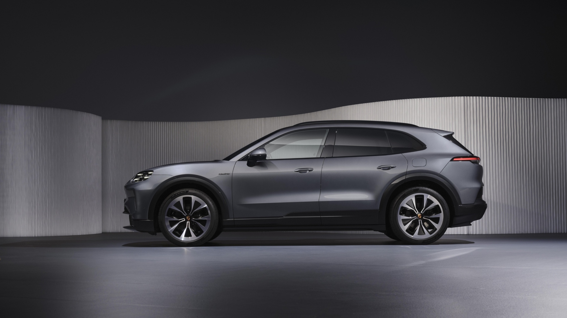 porsche-cayenne-electric-turbo-prova-41