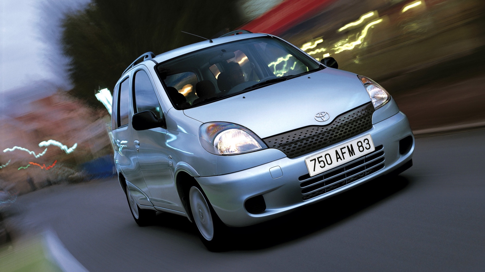 toyota_yaris_verso_28