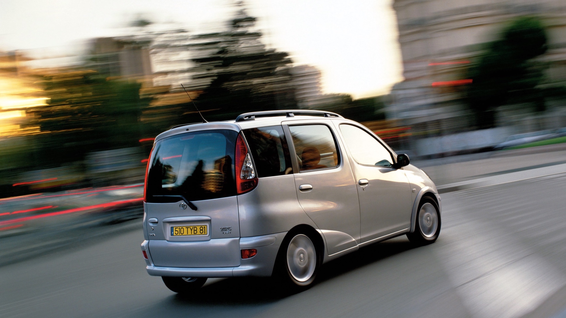 toyota_yaris_verso_907